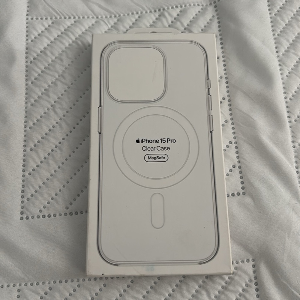 NIB Apple iPhone 15 Pro Clear Case with MagSafe - Picture 4 of 5
